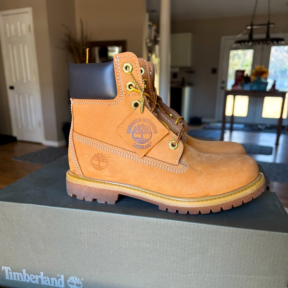NEW Timberland Premium 6IN Waterproof Boot - Size 5.5